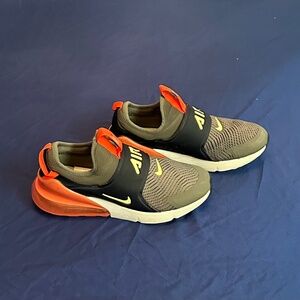 Nike Air Max 270 - Size 6